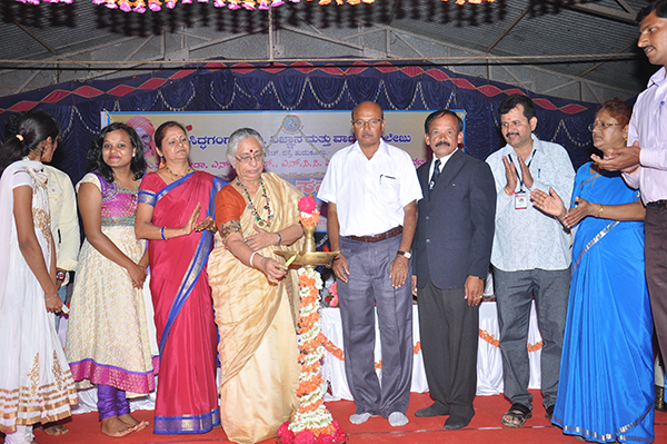 ವಿದ್ಯೆ ಜೊತೆಗೆ ನೆಲೆ ಗುರುತಿಸಿಕೊಳ್ಳಿ: ಡಾ.ಬಿ.ಜಯಶ್ರೀ